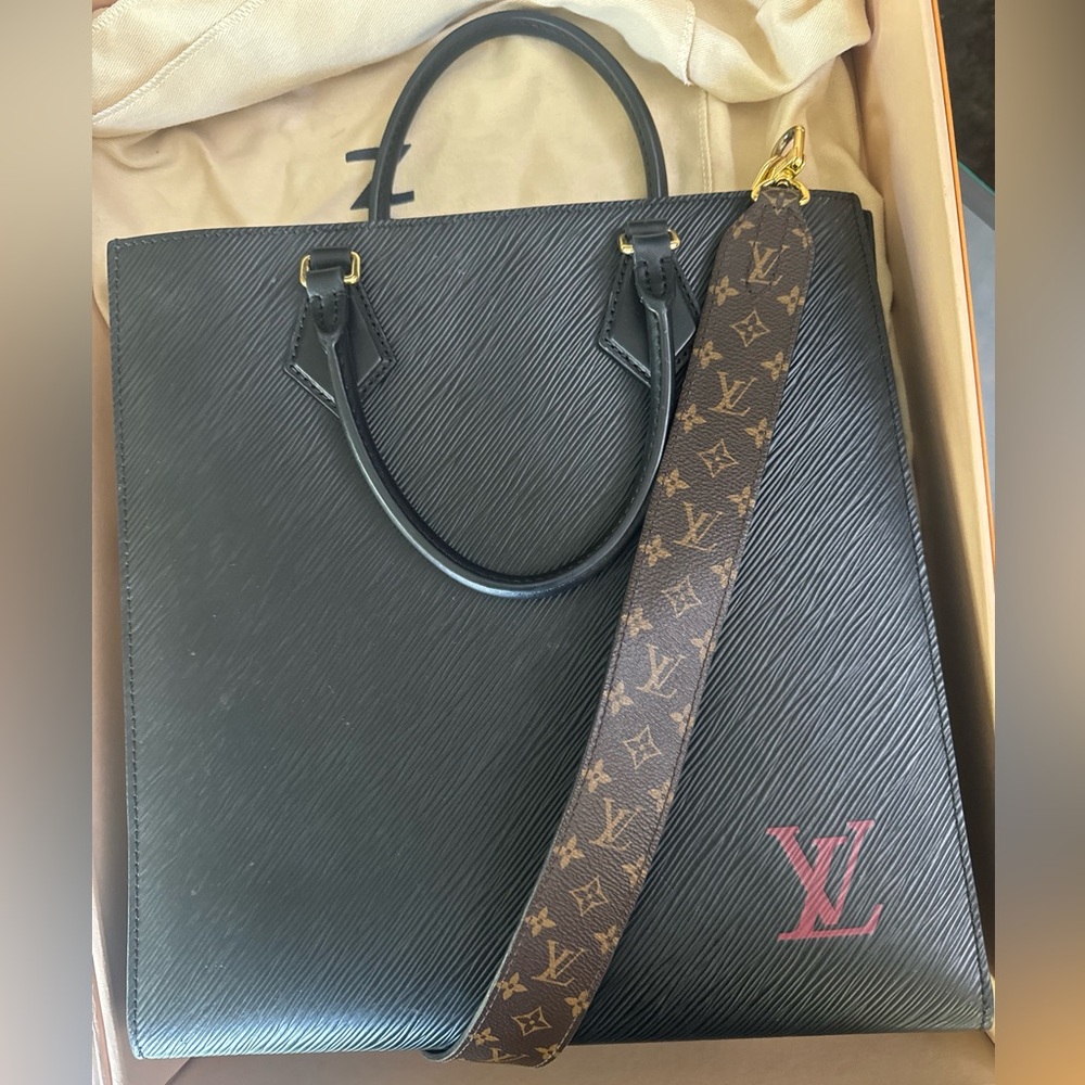 Louis Vuitton Sac Plat PM Epi Nior